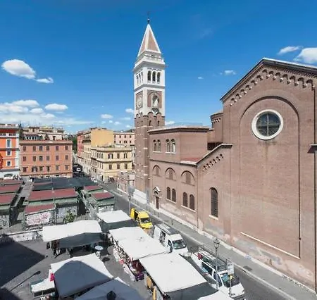 Apartment The Artful Retreat